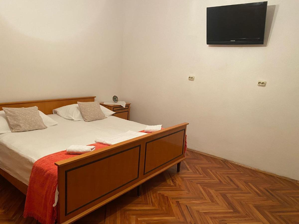 דירות אומיס Apartman Mario מראה חיצוני תמונה